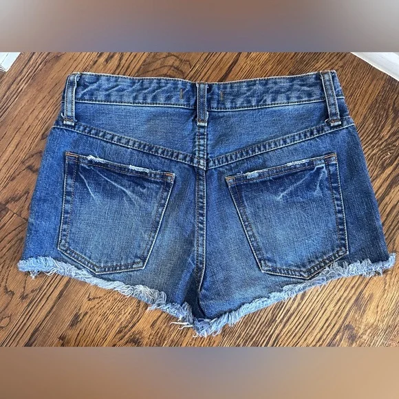Free People Blue Denim Women Shorts 100% cotton mini with frayed edges size 25 - Picture 4 of 5